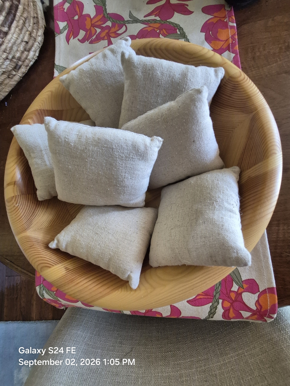 7 Linen Bracelet Pillows